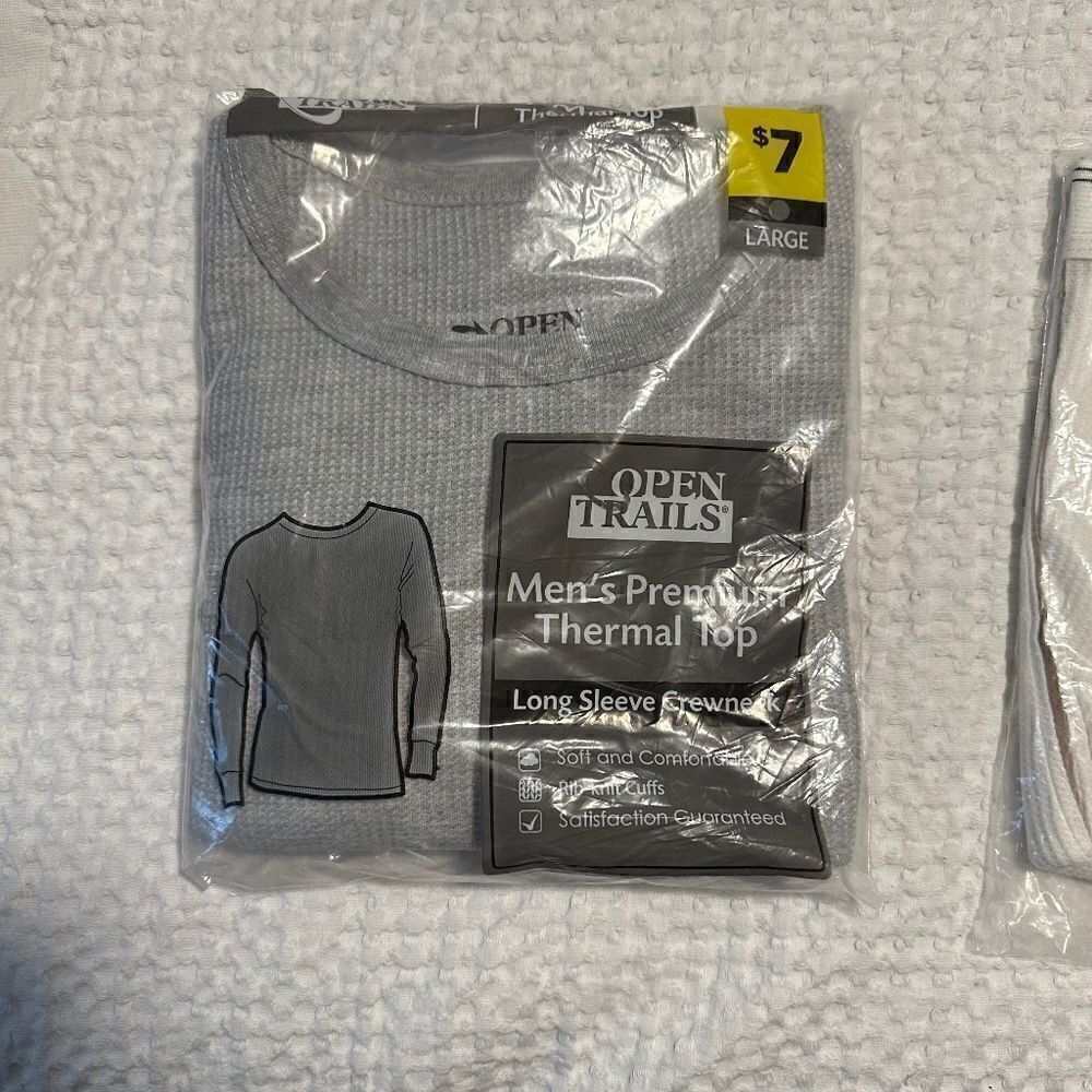COPY - Mens Thermal Top Size Large NWT